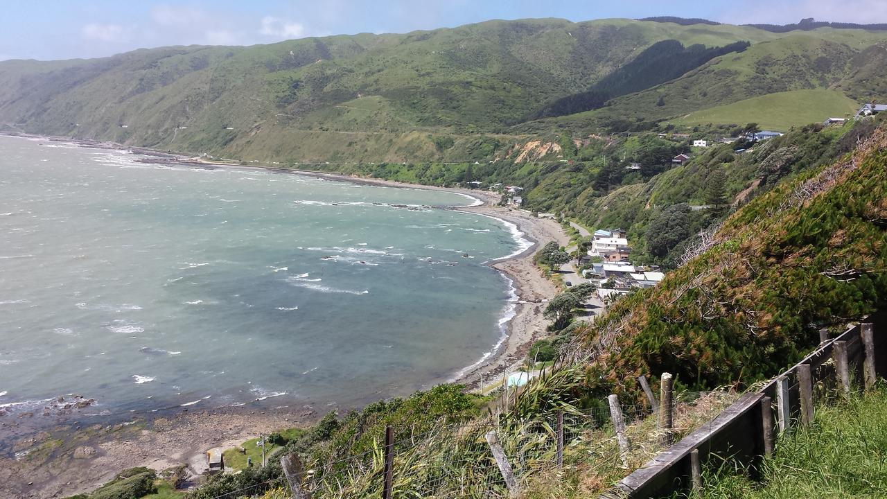 Kapiti Waves Bed & Breakfast Pukerua Bay Exterior foto